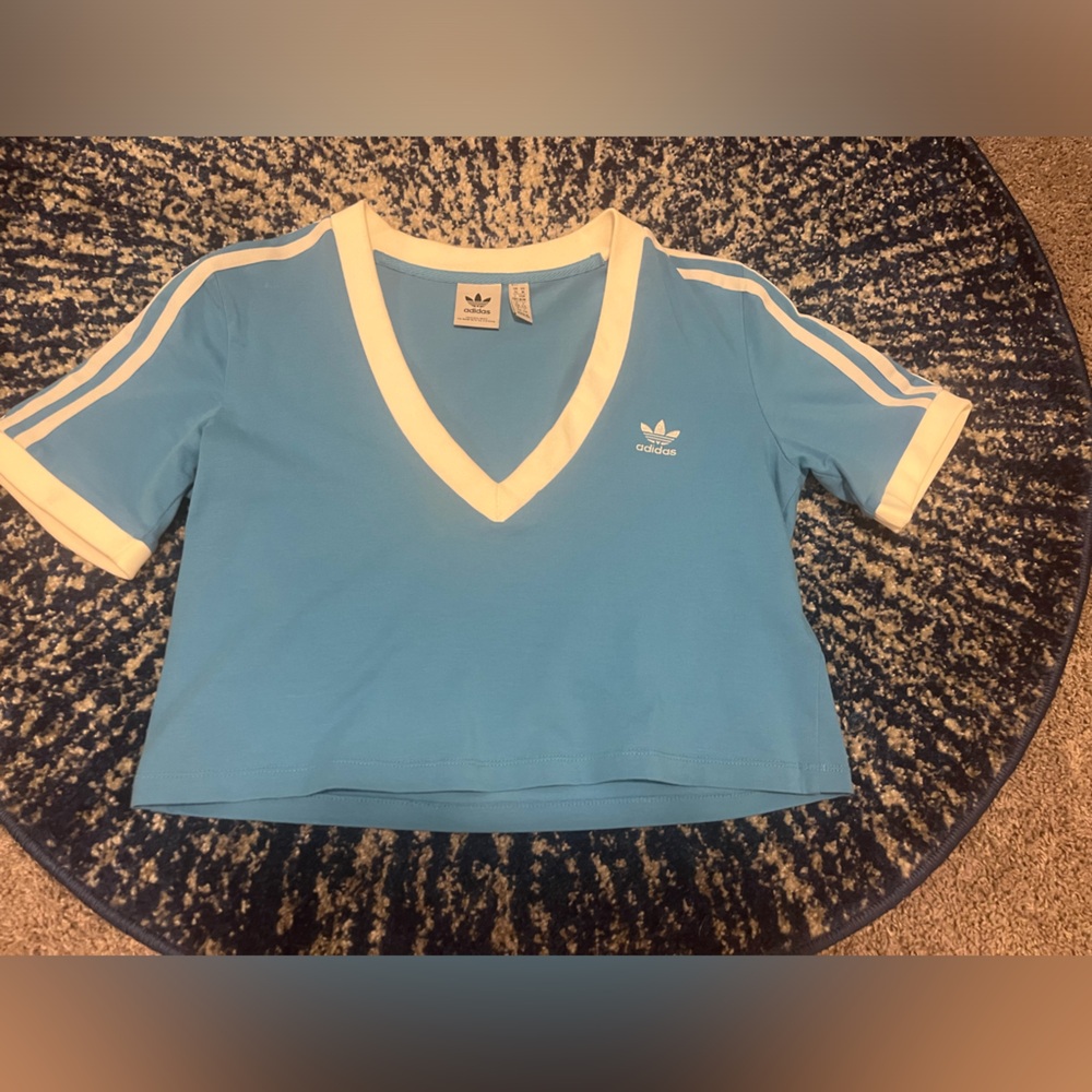 Adidas 3 stripes crop tee 💎💎💎